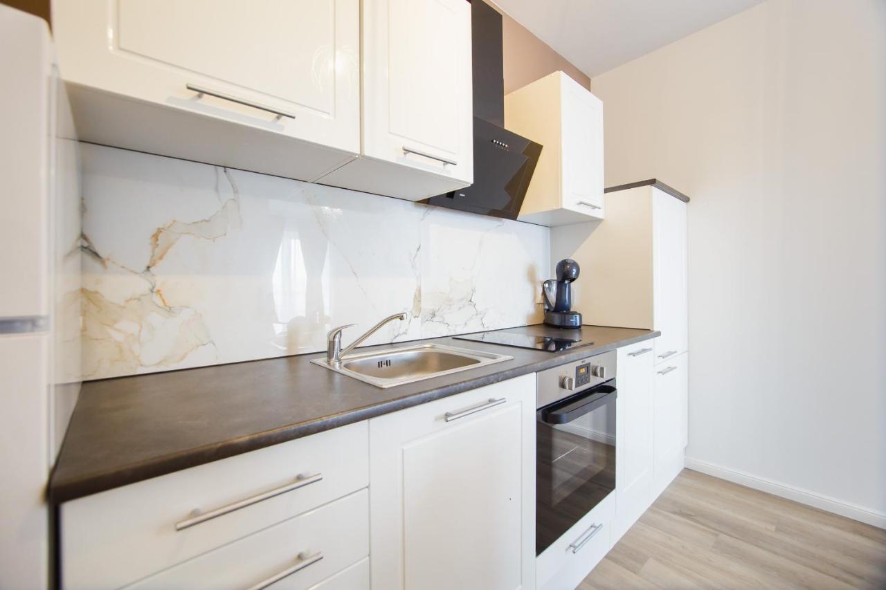 Trio Orange Apartment Oradea Exterior foto