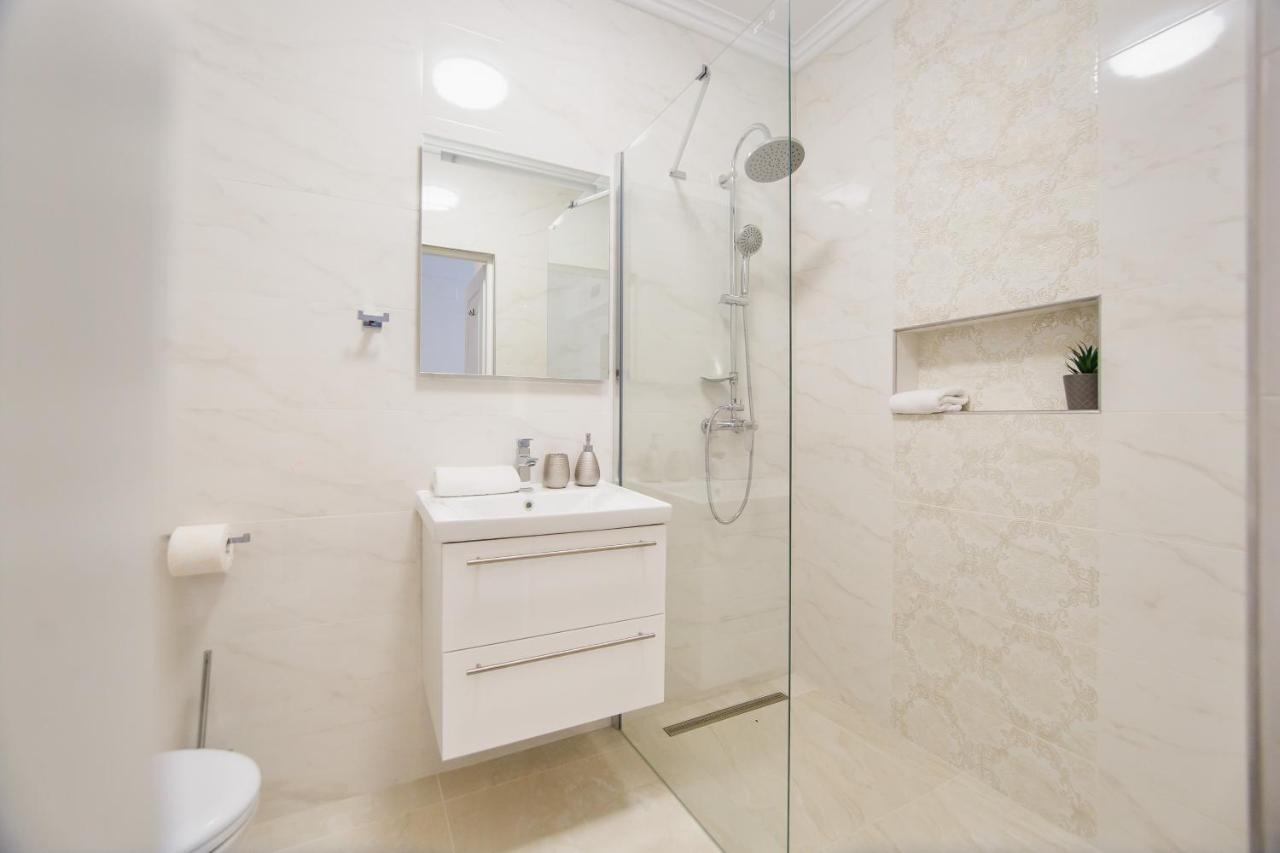 Trio Orange Apartment Oradea Exterior foto