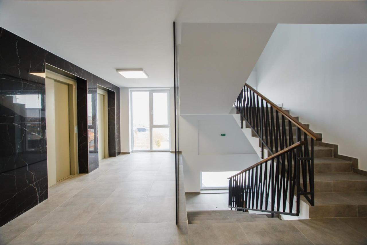 Trio Orange Apartment Oradea Exterior foto