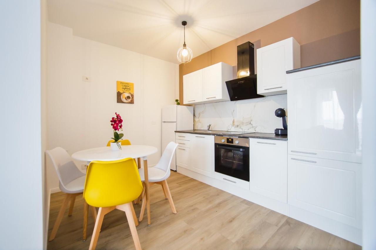 Trio Orange Apartment Oradea Exterior foto